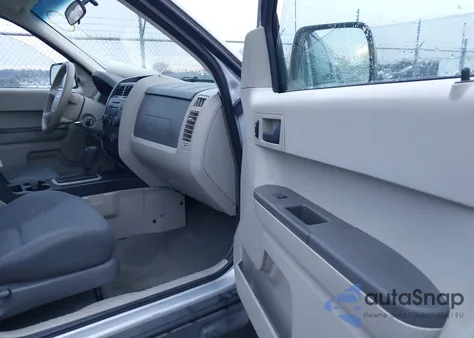 2008 Ford Escape Xls/Xls Manual z USA, uszkodzony, nr VIN 1FMCU02Z18KC16304